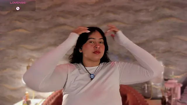 lilithst  online show from 11/26/25, 09:05