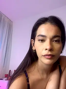 Snapshot of Esmeraldalcl chatting on 11/15/25, 10:26 Esmeraldalcl online show from 11/15/25, 10:26