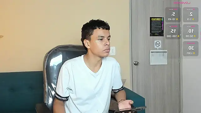 Xavier Fox    online show from 11/07/25, 04:23