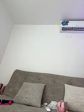 Julietalcl online show from 10/31/25, 09:05