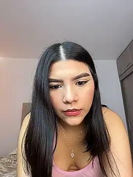 Julietalcl online show from 04/13/26, 08:47