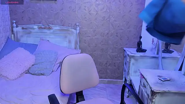 Sara clk online show from 04/03/26, 03:32