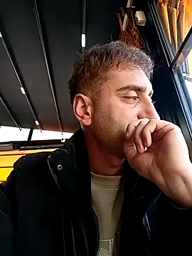 Snapshot of ahmetblk95 chatting on 11/29/25, 09:56 ahmetblk95 online show from 11/29/25, 09:56