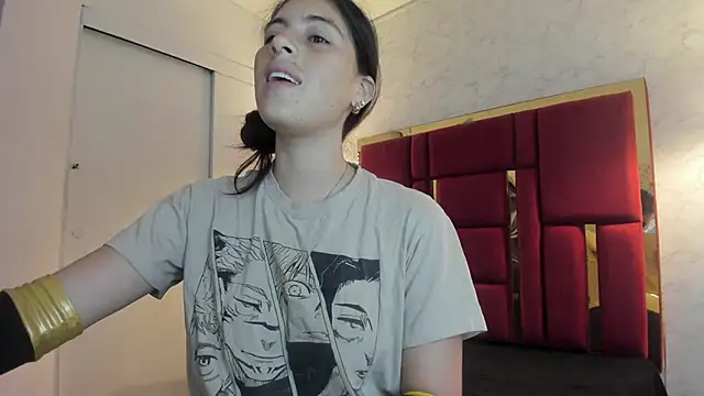 moon winy online show from 11/16/25, 11:49