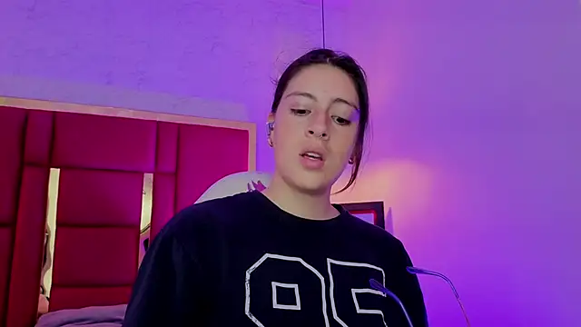 moon winy online show from 04/19/26, 11:53