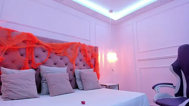  hanna bakerr  online show from 10/30/25, 01:29