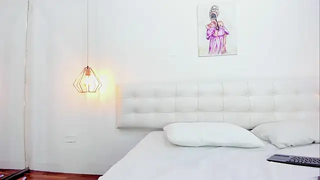 Snapshot of Alanna_miaw chatting on 02/18/26, 04:52 Alanna miaw online show from 02/18/26, 04:52