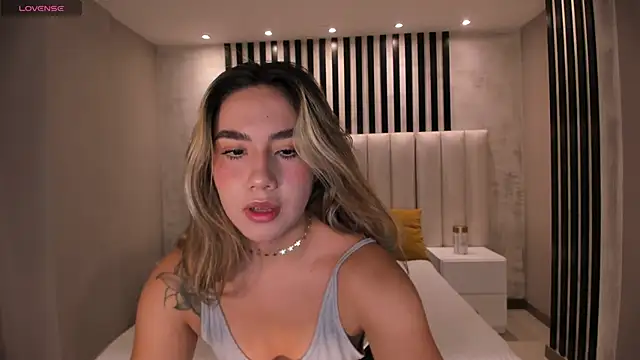 AnnieMonroe1 online show from 10/30/25, 11:44