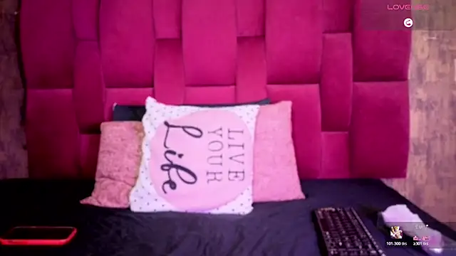 Snapshot of camila__bouzas chatting on 02/20/26, 12:05 camila bouzas online show from 02/20/26, 12:05