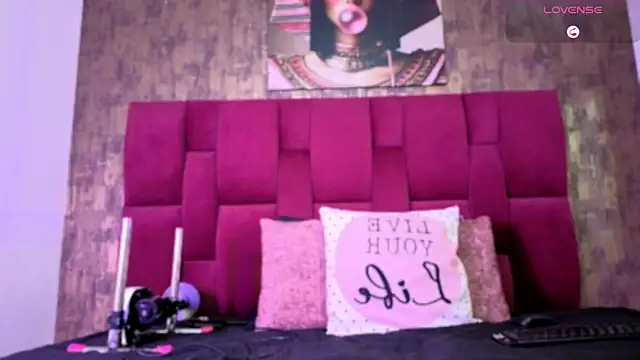 Snapshot of camila__bouzas chatting on 02/21/26, 11:55 camila bouzas online show from 02/21/26, 11:55