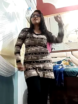 Vanshika1432 online show from 11/12/25, 06:58