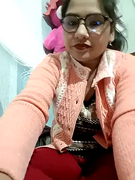 Vanshika1432 online show from 12/18/25, 05:13