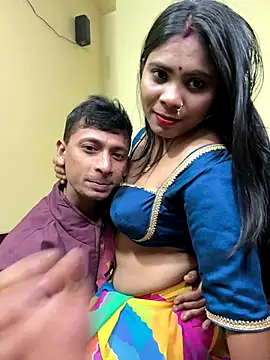 Snapshot of redqueenn chatting on 11/21/25, 07:56 redqueenn online show from 11/21/25, 07:56