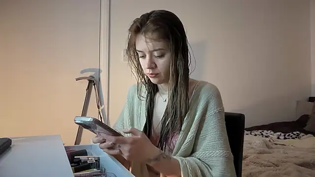 YasmineLace online show from 12/16/25, 11:32