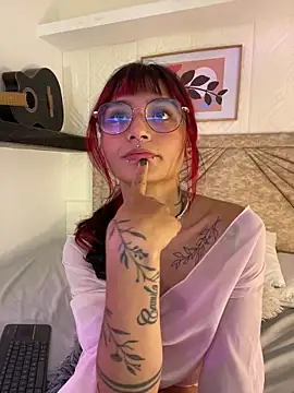 Emma duff online show from 04/24/26, 12:18