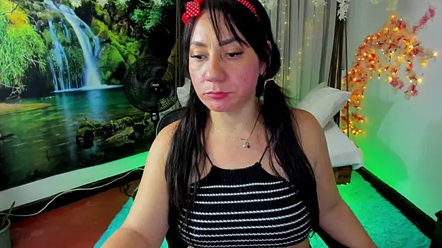 madys hot online show from 10/28/25, 06:06