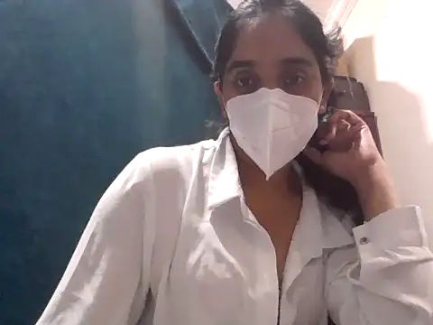 Snapshot of shainiasha1 chatting on 05/25/26, 06:47 shainiasha1 online show from 05/25/26, 06:47