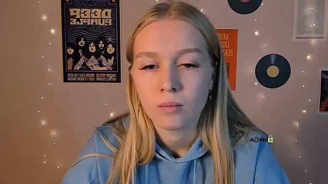 Snapshot of megan_cold chatting on 11/09/25, 10:46 megan cold online show from 11/09/25, 10:46