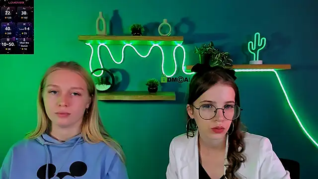 Snapshot of megan_cold chatting on 11/14/25, 10:58 megan cold online show from 11/14/25, 10:58