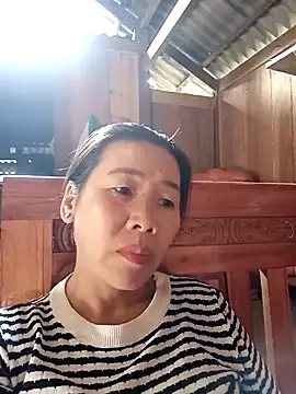 tabby-cat11 online show from 10/22/25, 03:29