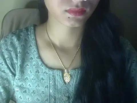 Snapshot of Shezi_N chatting on 06/18/26, 02:21 Shezi N online show from 06/18/26, 02:21