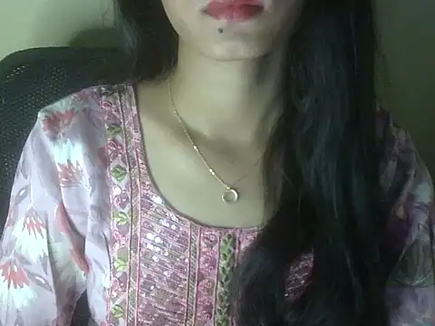 Snapshot of Shezi_N chatting on 07/16/26, 01:50 Shezi N online show from 07/16/26, 01:50