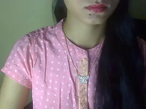 Snapshot of Shezi_N chatting on 07/17/26, 01:40 Shezi N online show from 07/17/26, 01:40