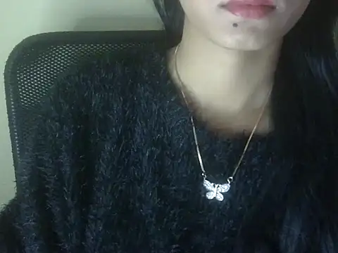 Snapshot of Shezi_N chatting on 07/18/26, 10:52 Shezi N online show from 07/18/26, 10:52