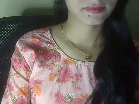 Snapshot of Shezi_N chatting on 07/19/26, 01:59 Shezi N online show from 07/19/26, 01:59
