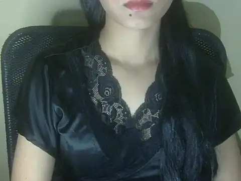 Snapshot of Shezi_N chatting on 07/22/26, 02:42 Shezi N online show from 07/22/26, 02:42