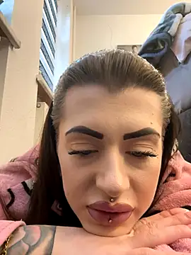 Barbie 1312 online show from 10/26/25, 11:49