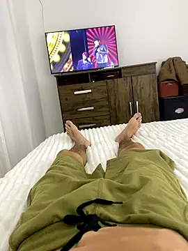 leozin01 online show from 11/06/25, 12:00