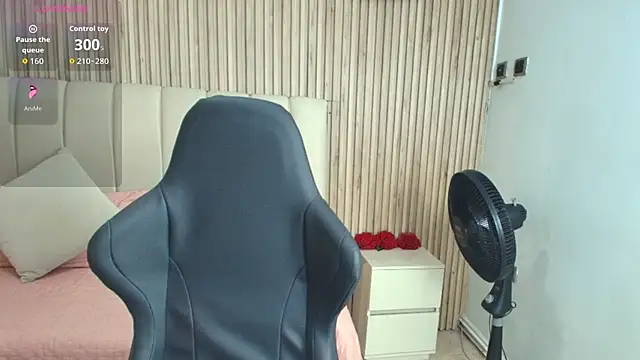 Snapshot of Aziz_daud chatting on 11/20/25, 12:05 Aziz daud online show from 11/20/25, 12:05