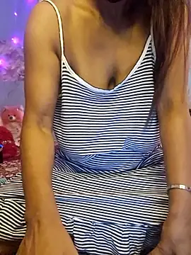 Snapshot of Desi_Maya69 chatting on 06/01/26, 04:25 Desi Maya69 online show from 06/01/26, 04:25