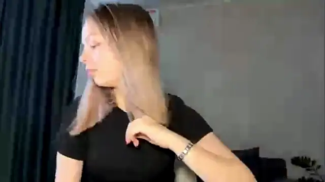 Snapshot of WrithenStub chatting on 11/13/25, 08:13 WrithenStub online show from 11/13/25, 08:13