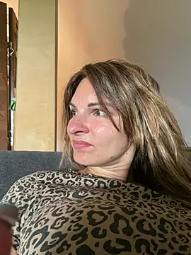 kinkysarahx online show from 06/25/26, 08:19