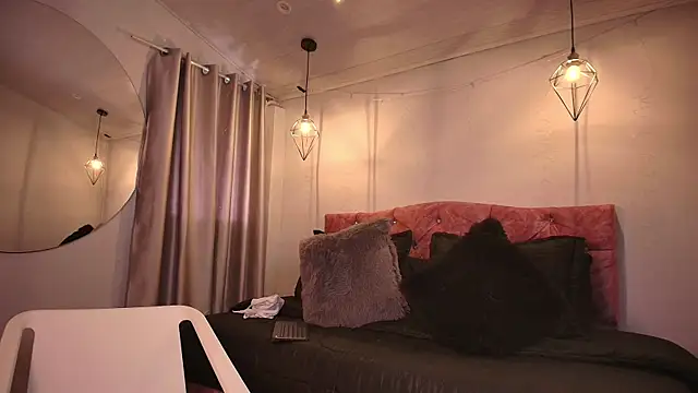 ivy bonnie online show from 11/10/25, 11:53