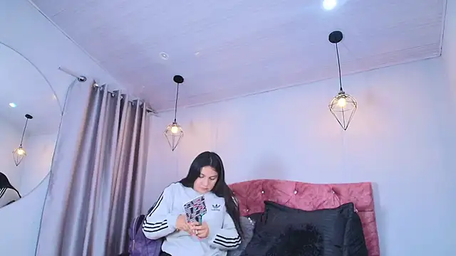 ivy bonnie online show from 12/05/25, 12:36