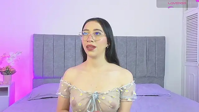 Snapshot of GabbieHill chatting on 10/27/25, 07:40 GabbieHill online show from 10/27/25, 07:40