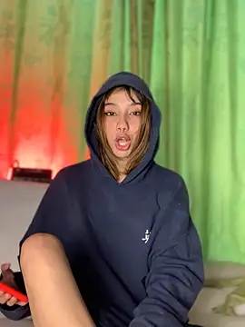 MiaaCute- online show from 10/22/25, 09:03