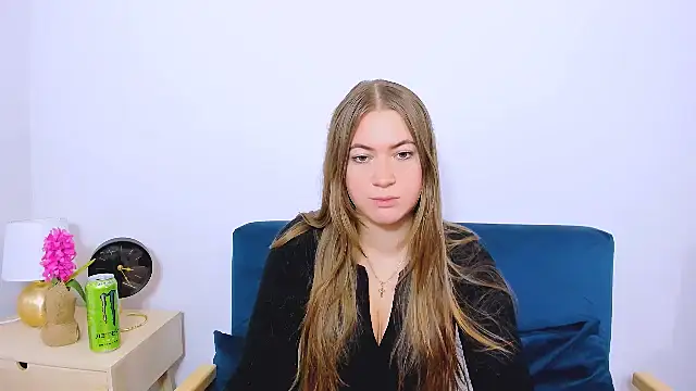 Snapshot of LeaNaughty chatting on 11/13/25, 03:55 LeaNaughty online show from 11/13/25, 03:55