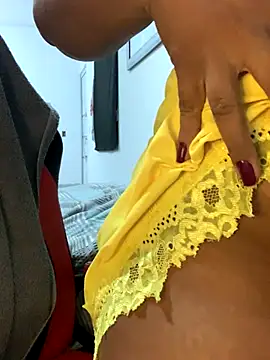 NatashaAzura online show from 10/16/25, 11:06