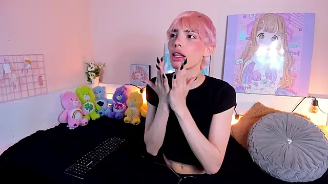 Snapshot of Strawberry_Kitty_ chatting on 10/20/25, 04:02 Strawberry Kitty online show from 10/20/25, 04:02