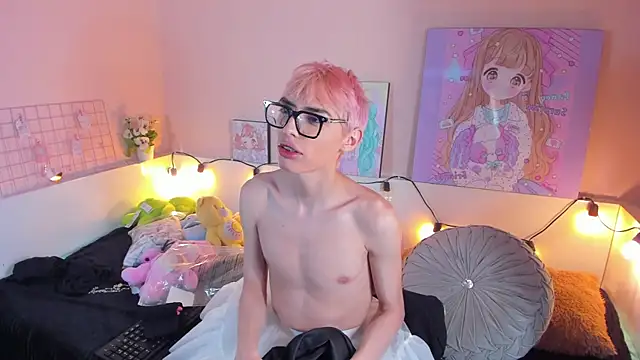 Snapshot of Strawberry_Kitty_ chatting on 11/08/25, 03:50 Strawberry Kitty online show from 11/08/25, 03:50