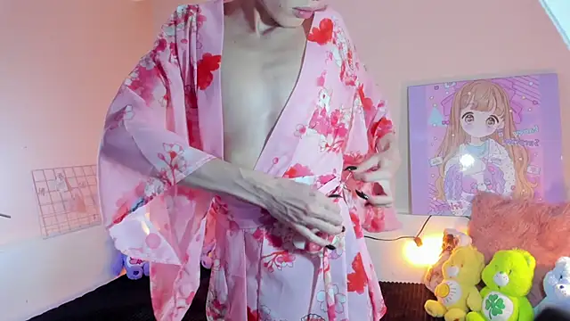 Snapshot of Strawberry_Kitty_ chatting on 12/01/25, 04:06 Strawberry Kitty online show from 12/01/25, 04:06