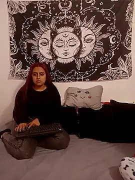 emily n abby online show from 11/11/25, 12:16