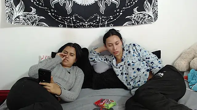 emily n abby online show from 03/25/26, 12:05