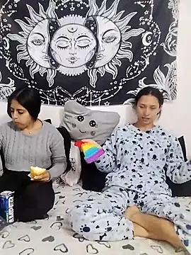 emily n abby online show from 04/27/26, 01:53