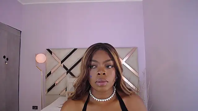 Maiacharris  online show from 04/11/26, 12:09