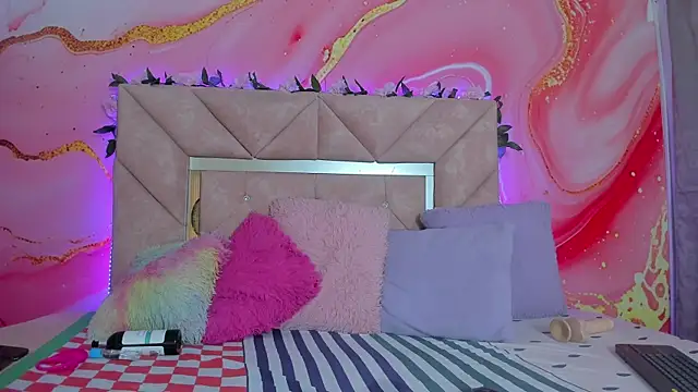 mia  blaze   online show from 11/07/25, 03:06